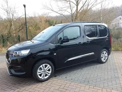 Schwarz Gebraucht 2024 Toyota Proace Verso City Kombi | 26.500 €