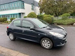 Grau Gebraucht 2010 Peugeot 206+ Kleinwagen | 1.999 € (Guter Preis)