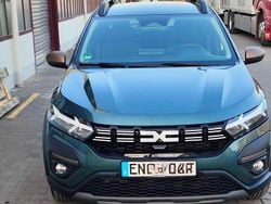 Grün Gebraucht 2025 Dacia Sandero Stepway Kleinwagen | 17.000 € (Guter Preis)