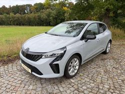 Rafalegrau Gebraucht 2024 Renault Clio V Evolution Kleinwagen | 17.998 € (Fairer Preis)