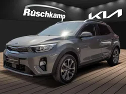Grün Gebraucht 2018 Kia Stonic Vision SUV | 12.880 € (Fairer Preis)