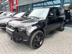 Schwarz Gebraucht 2024 Land Rover Defender Black Edition SUV | 84.900 € (Superpreis)
