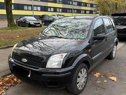 Schwarz Gebraucht 2004 Ford Fusion Kleinwagen | 650 € (Fairer Preis)