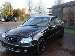 Schwarz Gebraucht 2005 Mercedes C200 Limousine | 4.900 € (Teuer)