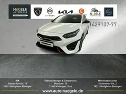 Deluxeweiß met. Gebraucht 2022 Kia ProCeed GT Kleinwagen | 27.200 € (Fairer Preis)