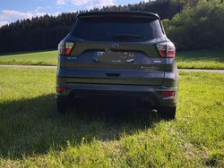 Grau Gebraucht 2018 Ford Kuga ST-Line SUV | 16.300 € (Superpreis)