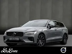 Grau Gebraucht 2024 Volvo V60 Plus Kombi | 45.560 € (Etwas zu teuer)
