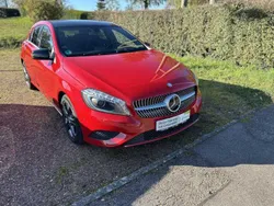 Rot Gebraucht 2015 Mercedes A200 Urban Limousine | 14.990 € (Fairer Preis)