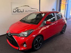 Rot Gebraucht 2015 Toyota Yaris Lounge Kleinwagen | 8.990 € (Fairer Preis)
