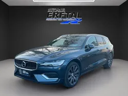 Blau Gebraucht 2019 Volvo V60 Inscription Kombi | 31.500 € (Teuer)