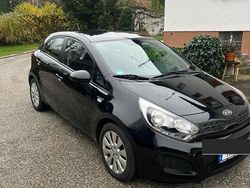 Schwarz Gebraucht 2012 Kia Rio Limousine | 4.990 € (Fairer Preis)