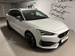 Weiß Gebraucht 2023 Cupra Leon Basis Limousine | 25.999 € (Guter Preis)