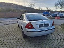 Silber Gebraucht 2001 Ford Mondeo Limousine | 1.500 €
