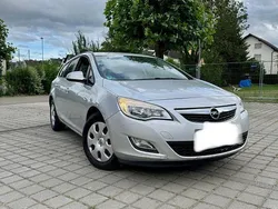 Silber Gebraucht 2011 Opel Astra Edition Kombi | 2.790 € (Guter Preis)