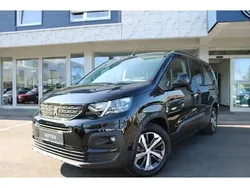 Perla nera) (schwarz Neu 2024 Peugeot e-Rifter GT Van / Kleinbus | 32.990 € (Etwas zu teuer)