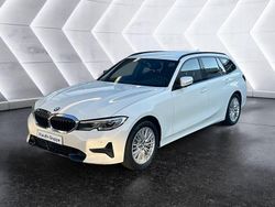 Weiß Gebraucht 2022 BMW 330 Sport Line Limousine | 39.900 € (Teuer)