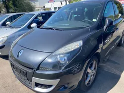 Grau Gebraucht 2011 Renault Scénic III Dynamique Van / Kleinbus | 3.400 € (Superpreis)