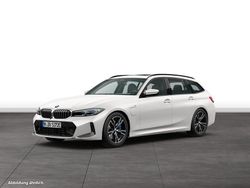 Weiß Gebraucht 2024 BMW 330e Kombi | 52.130 €