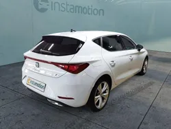 Weiß Gebraucht 2024 Seat Leon FR Kleinwagen | 25.999 € (Guter Preis)
