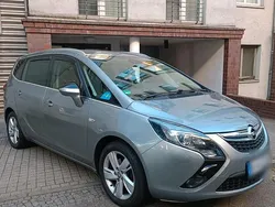 Grau Gebraucht 2014 Opel Zafira Tourer Van / Kleinbus | 4.200 € (Guter Preis)