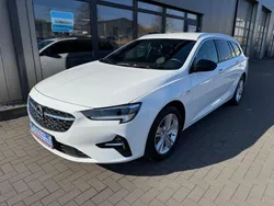 Weiß Gebraucht 2022 Opel Insignia Business Kombi | 18.690 € (Guter Preis)