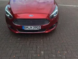 Rot Gebraucht 2016 Ford S-MAX Titanium Van / Kleinbus | 12.300 € (Fairer Preis)