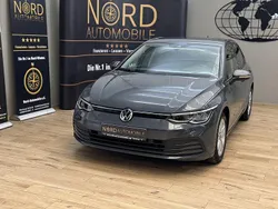 Grau Gebraucht 2020 VW Golf VIII Life Limousine | 15.900 € (Fairer Preis)