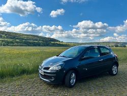 Schwarz Gebraucht 2006 Renault Clio II Limousine | 2.200 € (Fairer Preis)