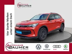 Rot Gebraucht 2024 VW Tiguan Goal SUV | 36.400 €
