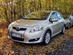 Silber Gebraucht 2008 Toyota Auris Kleinwagen | 3.590 €