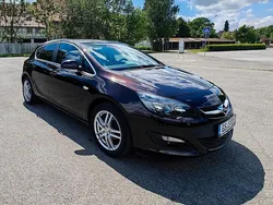 Braun Gebraucht 2014 Opel Astra Edition Limousine | 6.899 € (Fairer Preis)