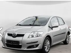 Silber Gebraucht 2010 Toyota Auris Life Limousine | 6.900 € (Fairer Preis)