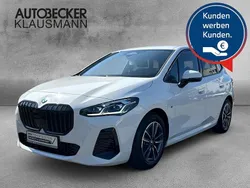 Weiss Gebraucht 2024 BMW 218 Active Tourer M Sport Van / Kleinbus | 34.798 € (Fairer Preis)