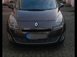 Braun Gebraucht 2010 Renault Grand Scénic III Van / Kleinbus | 6.000 € (Etwas zu teuer)