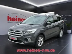 Grau Gebraucht 2018 Ford Kuga Titanium SUV | 14.899 € (Guter Preis)