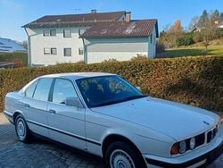 Weiß Gebraucht 1989 BMW 524 Limousine | 3.000 €