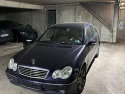Violet Gebraucht 2002 Mercedes C180 Avantgarde Limousine | 1.999 € (Superpreis)