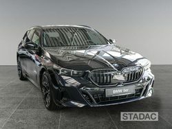 Schwarz (carbonschwarz (schwarz)) Gebraucht 2024 BMW i5 M Sport Limousine | 74.890 € (Teuer)