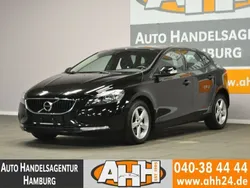 Schwarz Gebraucht 2017 Volvo V40 Performance Kombi | 12.990 € (Fairer Preis)