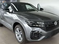 Grau Gebraucht 2021 VW Touareg R-line SUV | 54.000 € (Etwas zu teuer)