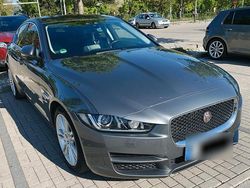 Grau Gebraucht 2016 Jaguar XE Limousine | 15.500 € (Fairer Preis)