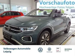 Blau Gebraucht 2024 VW T-Roc Cabriolet Move Cabrio | 29.930 € (Superpreis)