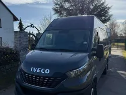 Grau Gebraucht 2021 Iveco Daily Van | 27.000 € (Fairer Preis)