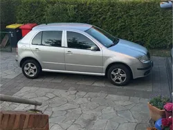 Silber Gebraucht 2006 Skoda Fabia Kleinwagen | 2.350 €