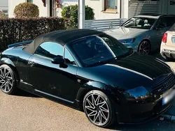 Schwarz Gebraucht 2002 Audi TT Roadster S-Line Cabrio | 10.900 €