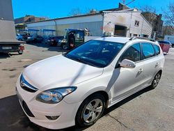 Weiß Gebraucht 2012 Hyundai i30 Kombi | 4.150 € (Fairer Preis)