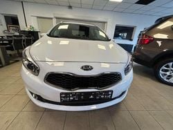 Weiß Gebraucht 2014 Kia Ceed Sportswagon FIFA World Cup Edition Kombi | 8.499 € (Fairer Preis)