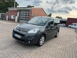 Grau Gebraucht 2015 Citroën Berlingo Van / Kleinbus | 5.790 € (Fairer Preis)