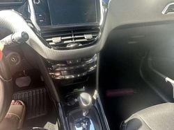 Weiß Gebraucht 2019 Peugeot 2008 SUV | 14.000 € (Guter Preis)
