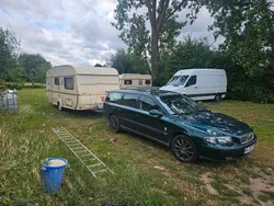 Grün Gebraucht 2001 Volvo V70 Kombi | 1.950 €